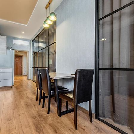 Sea Symphony Wood Style Apartment Odesa Exterior foto