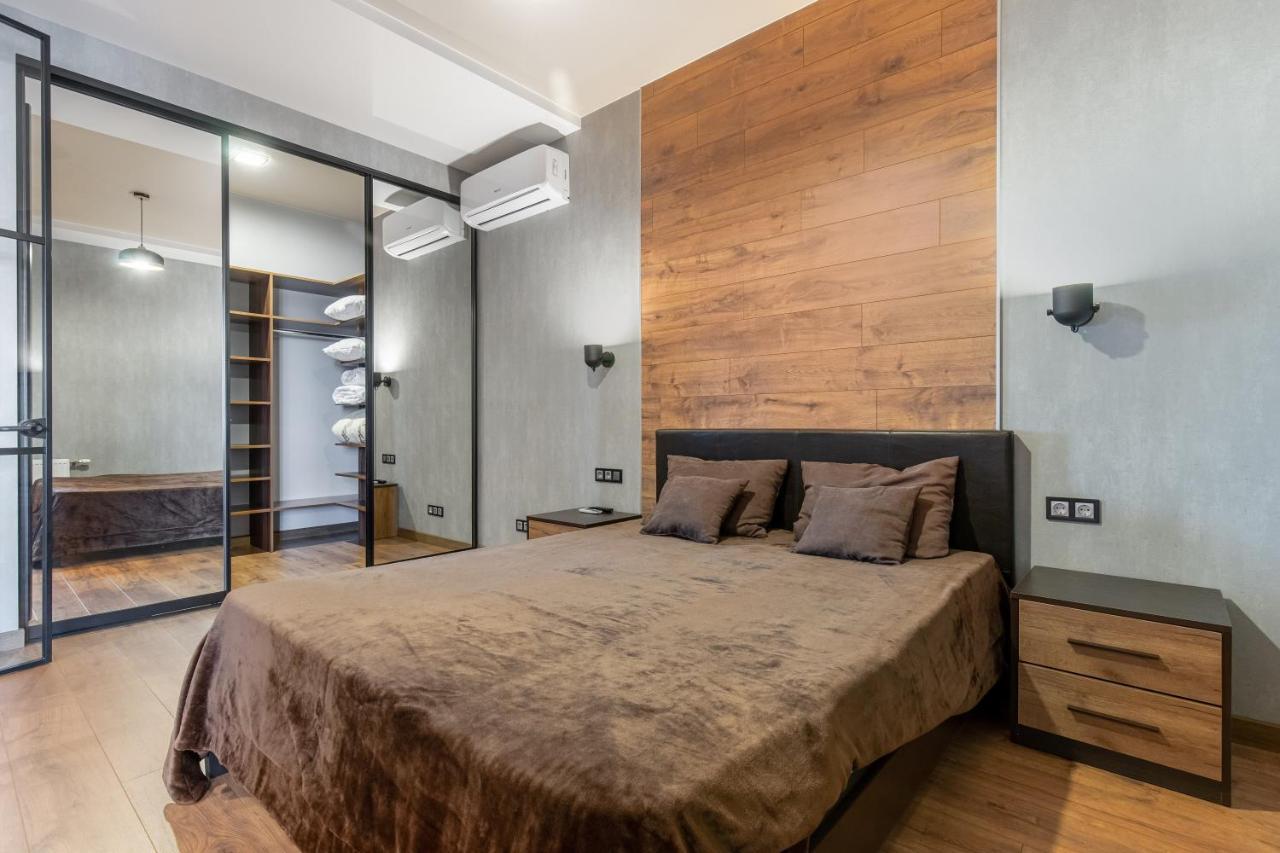 Sea Symphony Wood Style Apartment Odesa Exterior foto