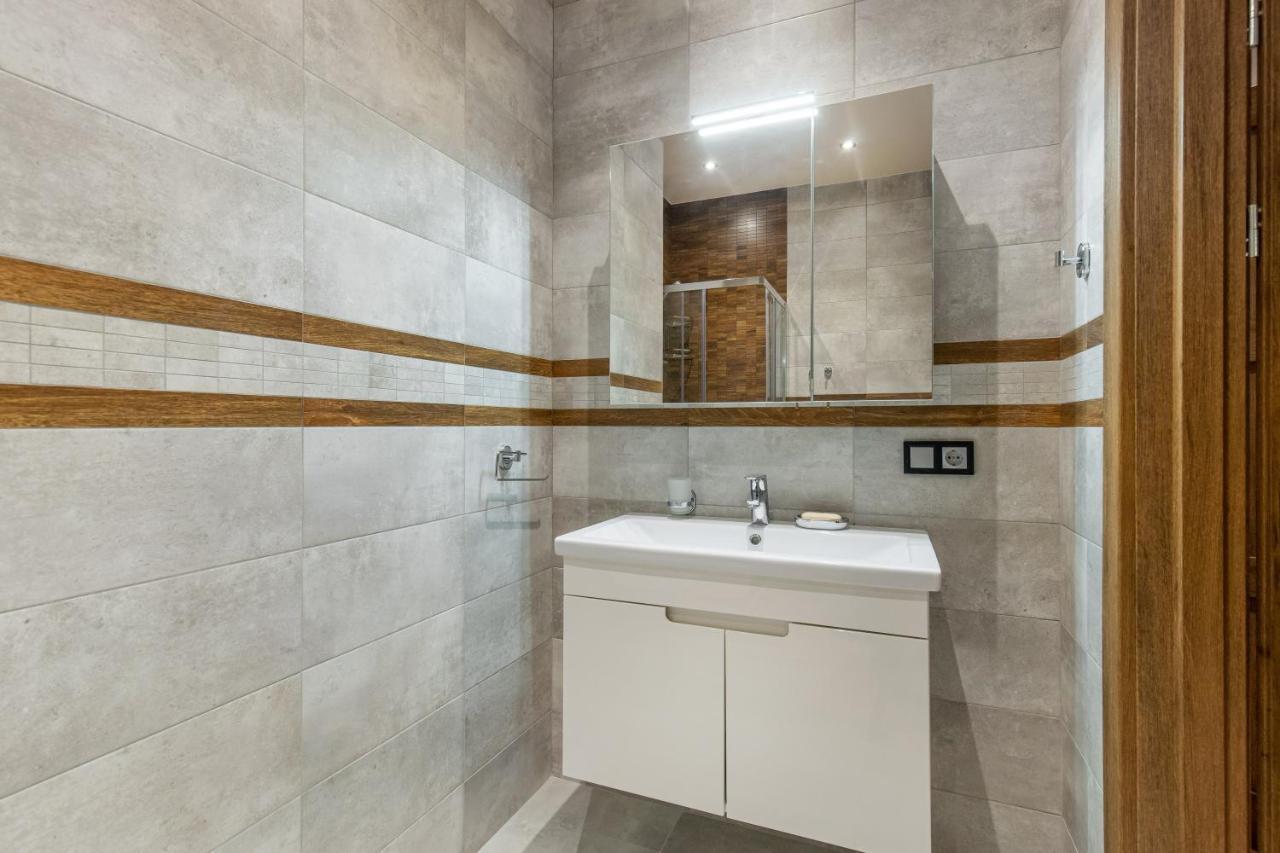 Sea Symphony Wood Style Apartment Odesa Exterior foto